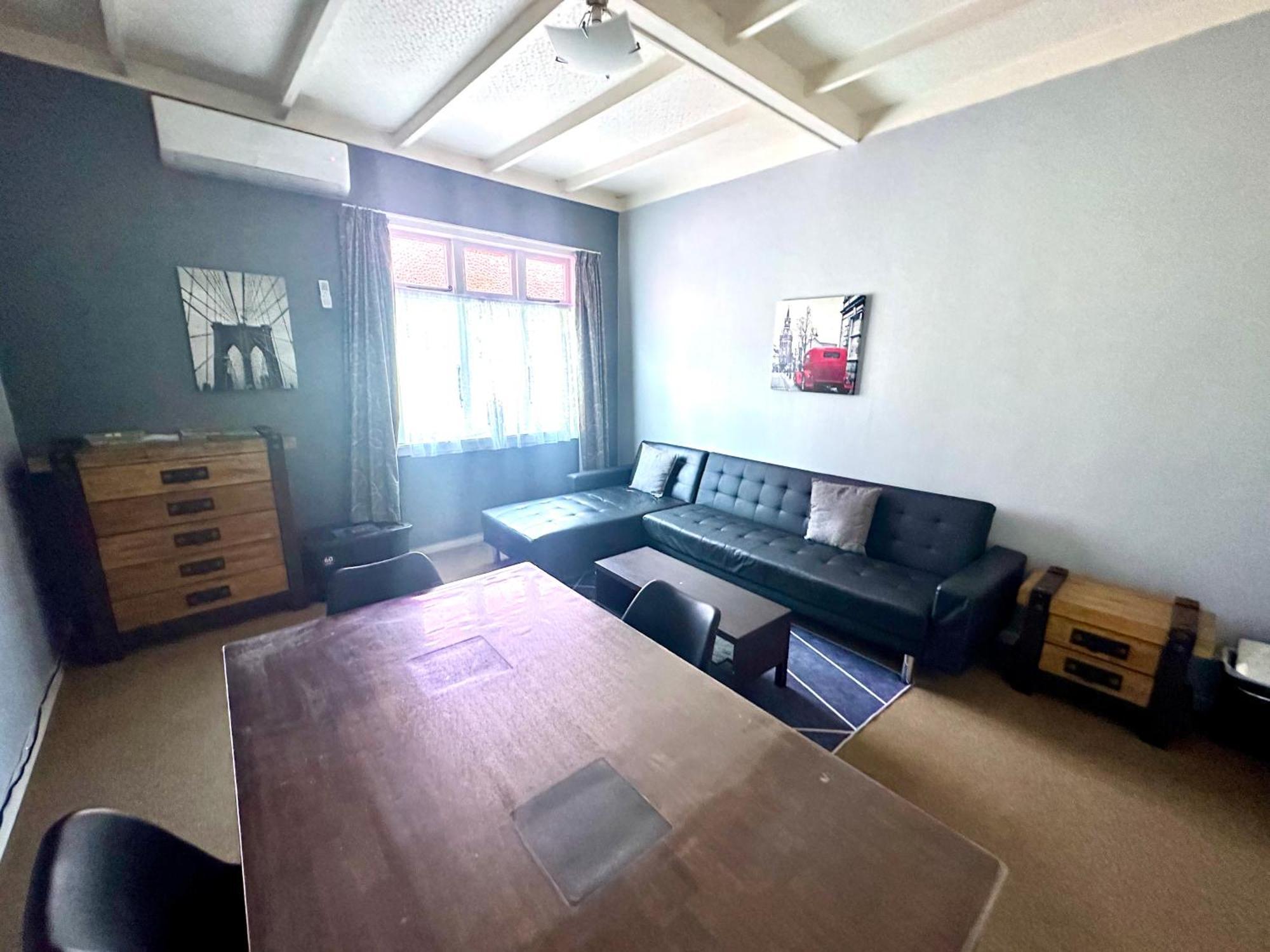 Rs Two-Bedroom Apartment Палмерстон-Норт Экстерьер фото